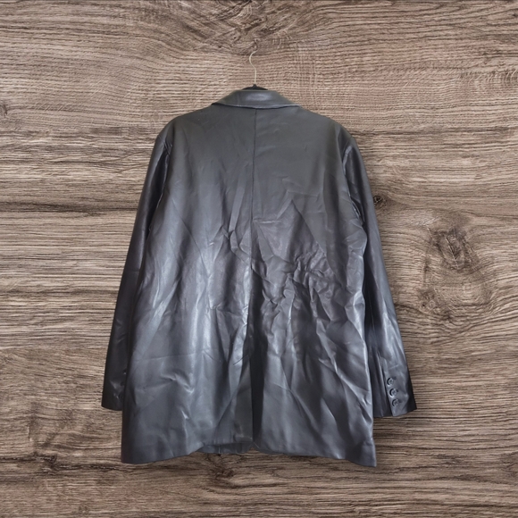 NA-KD Oversized Faux Leather Blazer - Picture 4 of 8